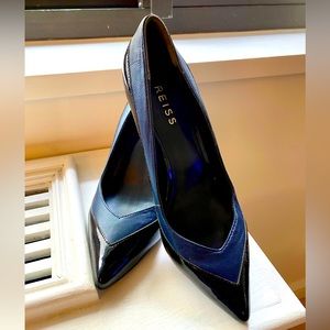 More than 50% off retail! Beautiful Reiss London mid heel leather stiletto❣️